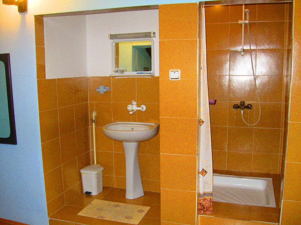 Amfora Rooms Caribrod Dimitrovgrad Room photo